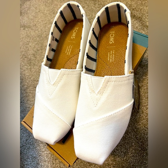 TOMS - White - Picture 1 of 1
